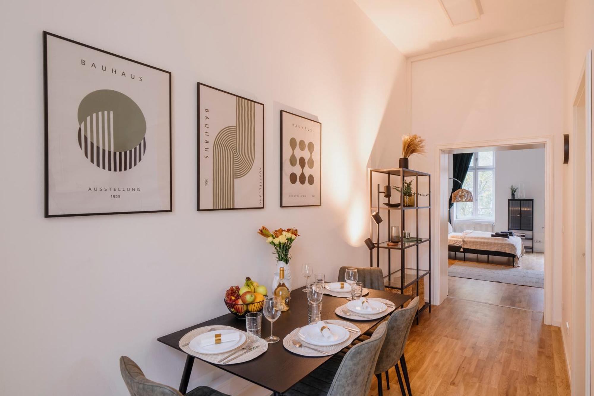 Homely - Chic Flat, View, Subway, Cafe, River Apartment *